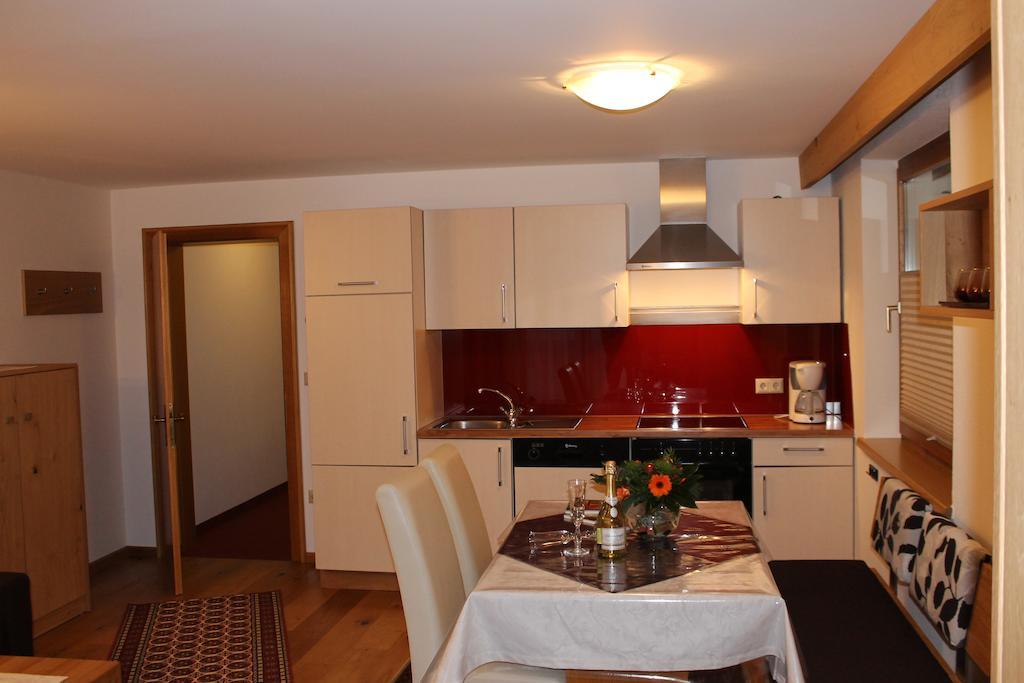 Appartements Zerzer Ried im Oberinntal Room photo