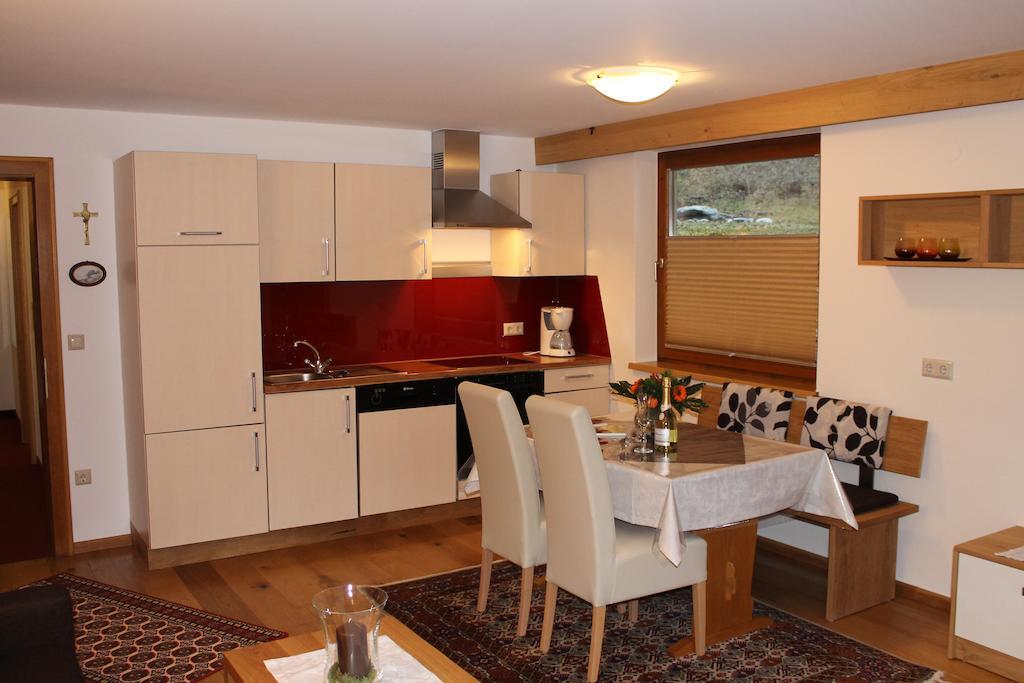 Appartements Zerzer Ried im Oberinntal Room photo