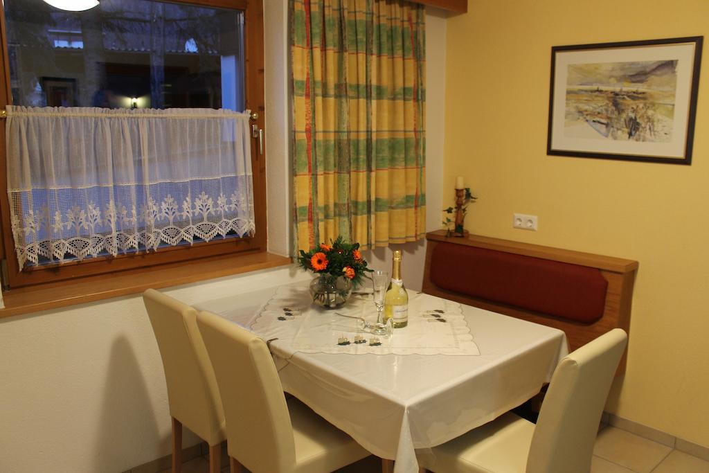 Appartements Zerzer Ried im Oberinntal Room photo