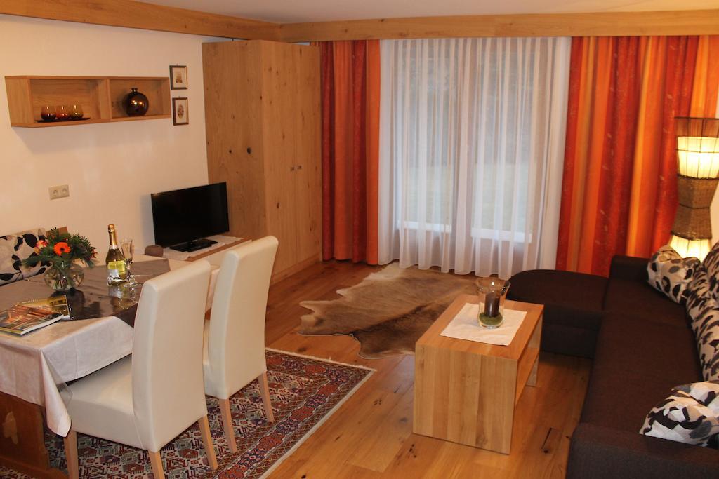 Appartements Zerzer Ried im Oberinntal Room photo